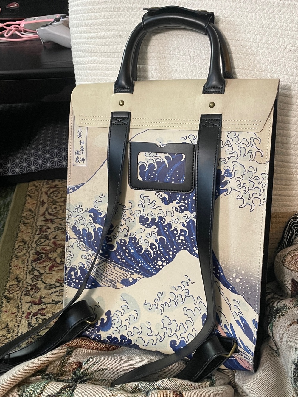 Dr. Martens x The MET Great Wave Backpack RARE - Picture 4 of 14